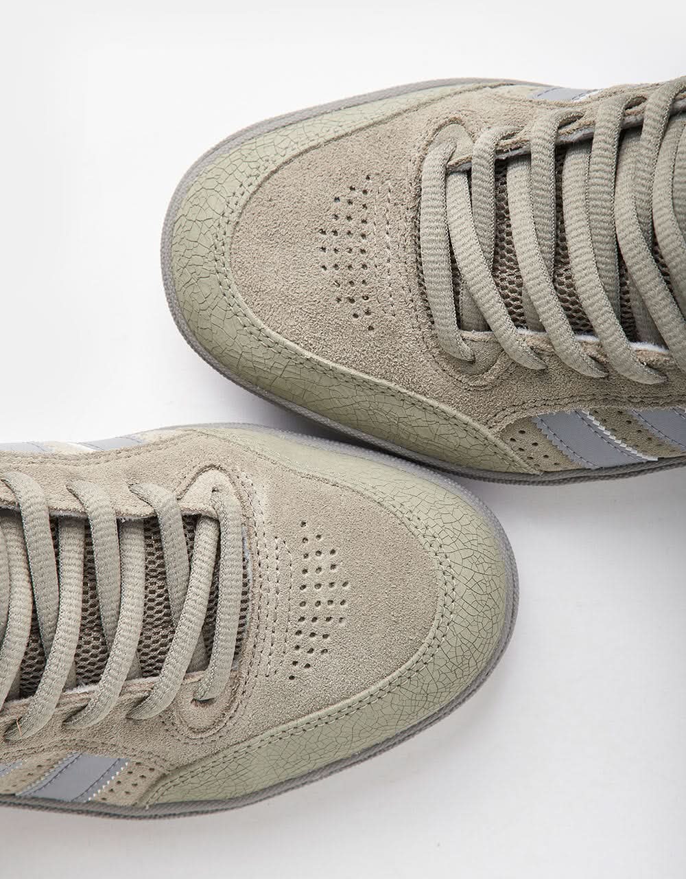adidas Tyshawn Low Skate Shoes - Silver Pebble/Grey/Gold Metallic - Image 4