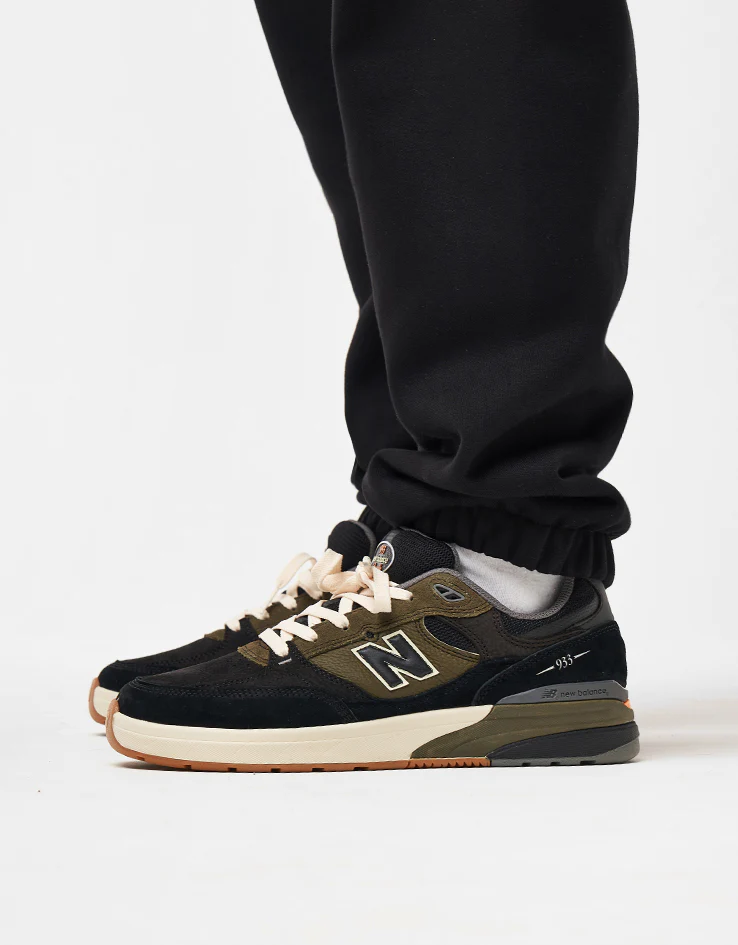Carhartt WIP Chase Sweat Pant - Black/Gold - Image 5