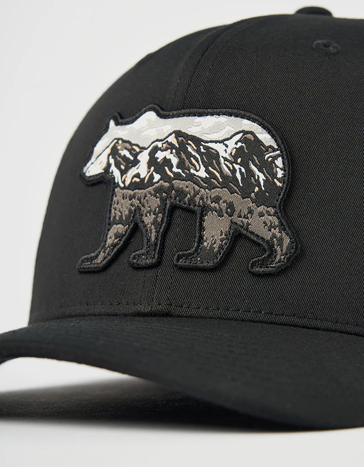 Columbia Lost Lager™ 110 Snapback Cap - Black/Sisters Bear - Image 2