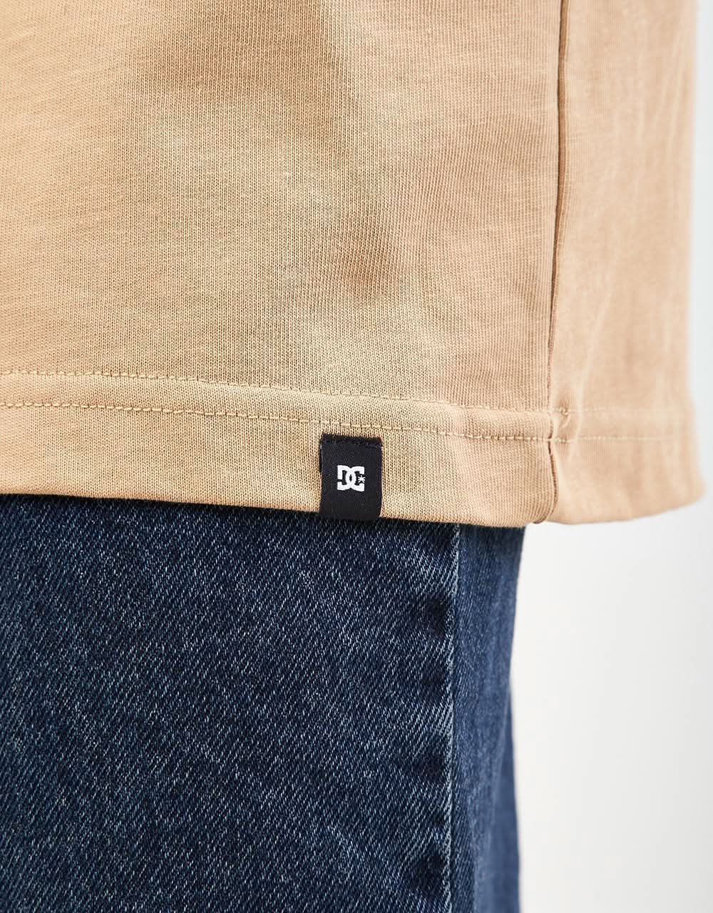 DC Compass T-Shirt - Incense - Image 9