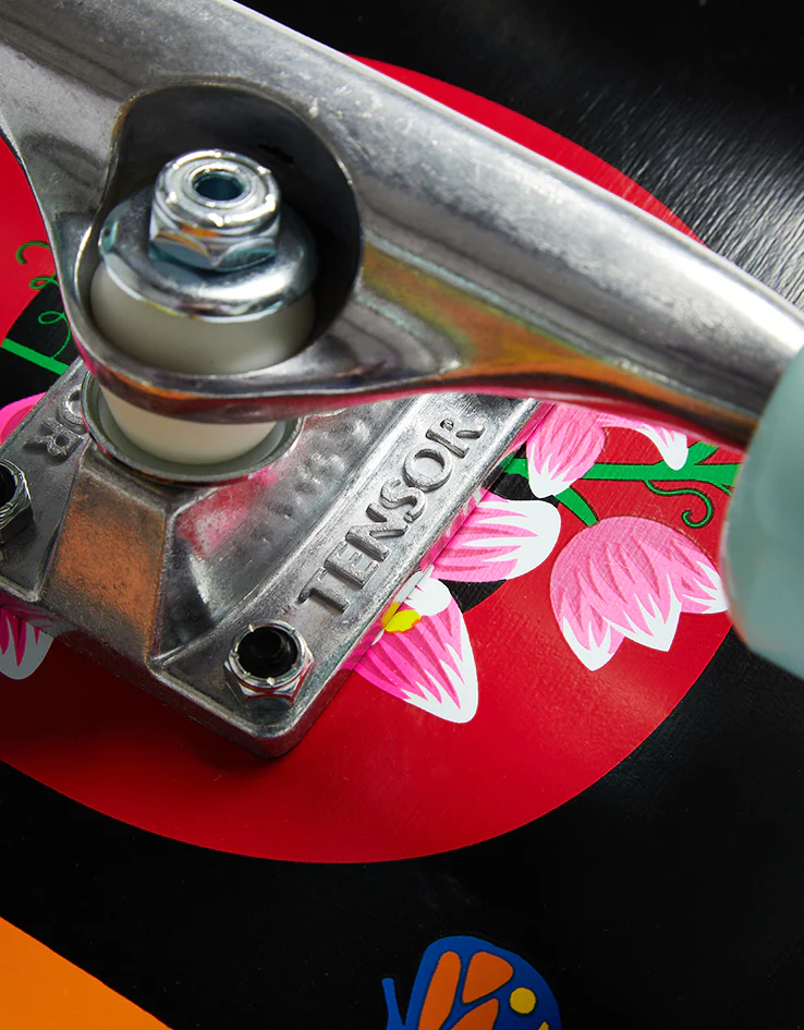 Enjoi Flowers Premium Complete Skateboard - 8" - Image 6