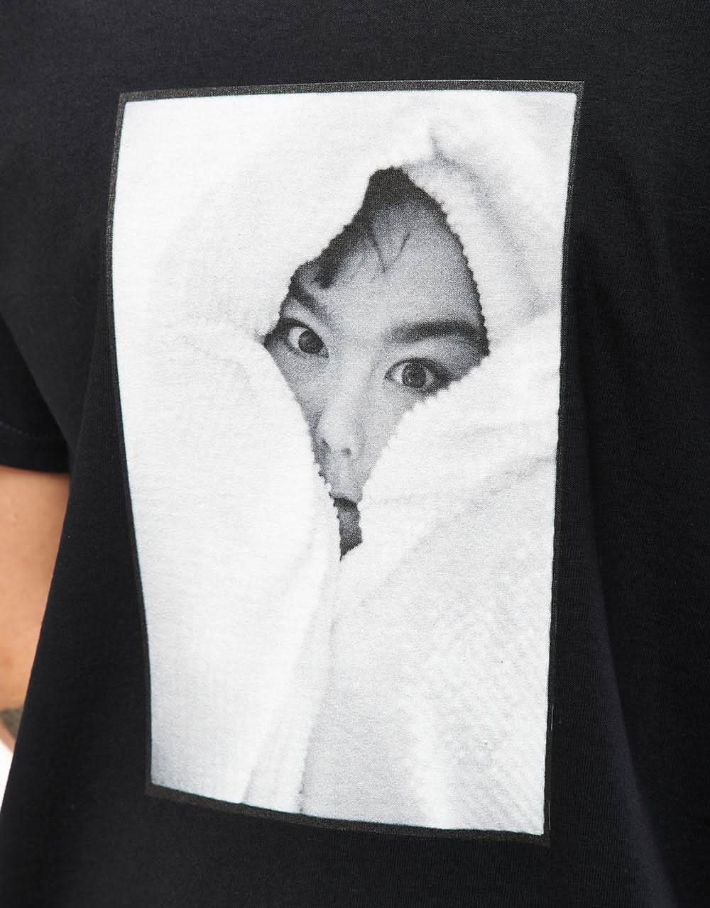 Girl x Spike Jonze Bjork Photo Vol. 2 T-Shirt - Black - Image 3