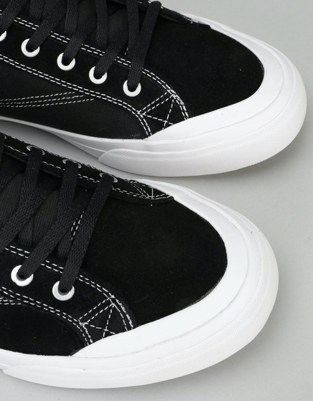 HUF Classic Lo Essential Skate Shoes - Black/White - Image 4