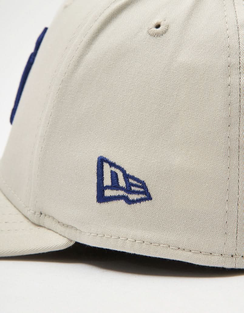 New Era 9Fifty® New York Yankees Team Colour Stretch Snapback Cap - Stone/Dark Royal - Image 4