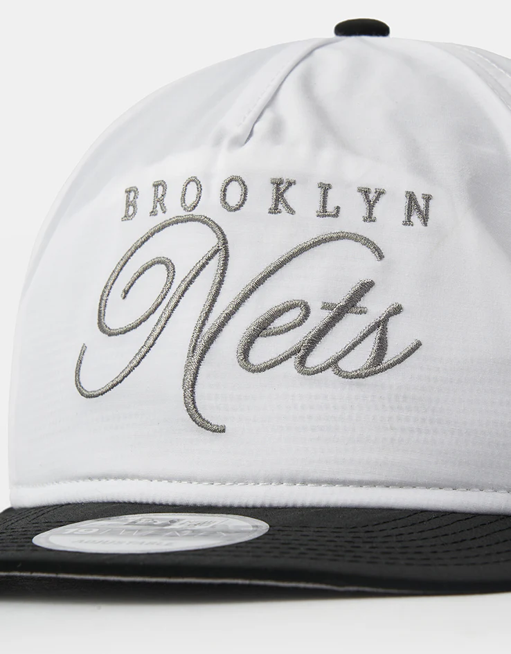 New Era Brooklyn Nets NBA Draft Golfer Strapback Cap - White/Black - Image 2