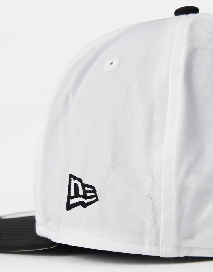 New Era Brooklyn Nets NBA Draft Golfer Strapback Cap - White/Black - Image 3