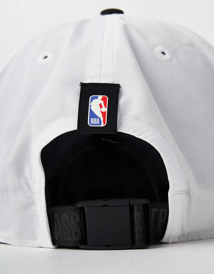 New Era Chicago Bulls NBA Draft Golfer Strapback Cap - White/Black - Image 4