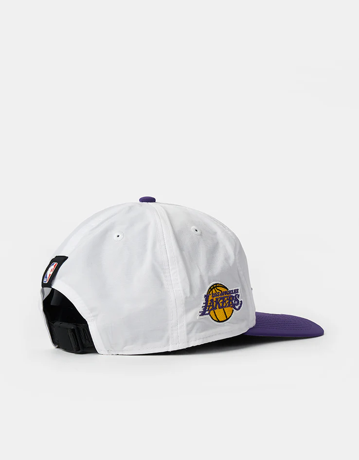 New Era Los Angeles Lakers NBA Draft Golfer Strapback Cap - White/Purple - Image 4