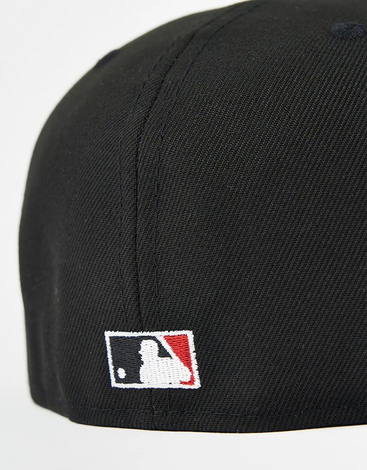 New Era Philadelphia Phillies Visor Clip 59Fifty® Fitted Cap - Black/Hot Red - Image 4