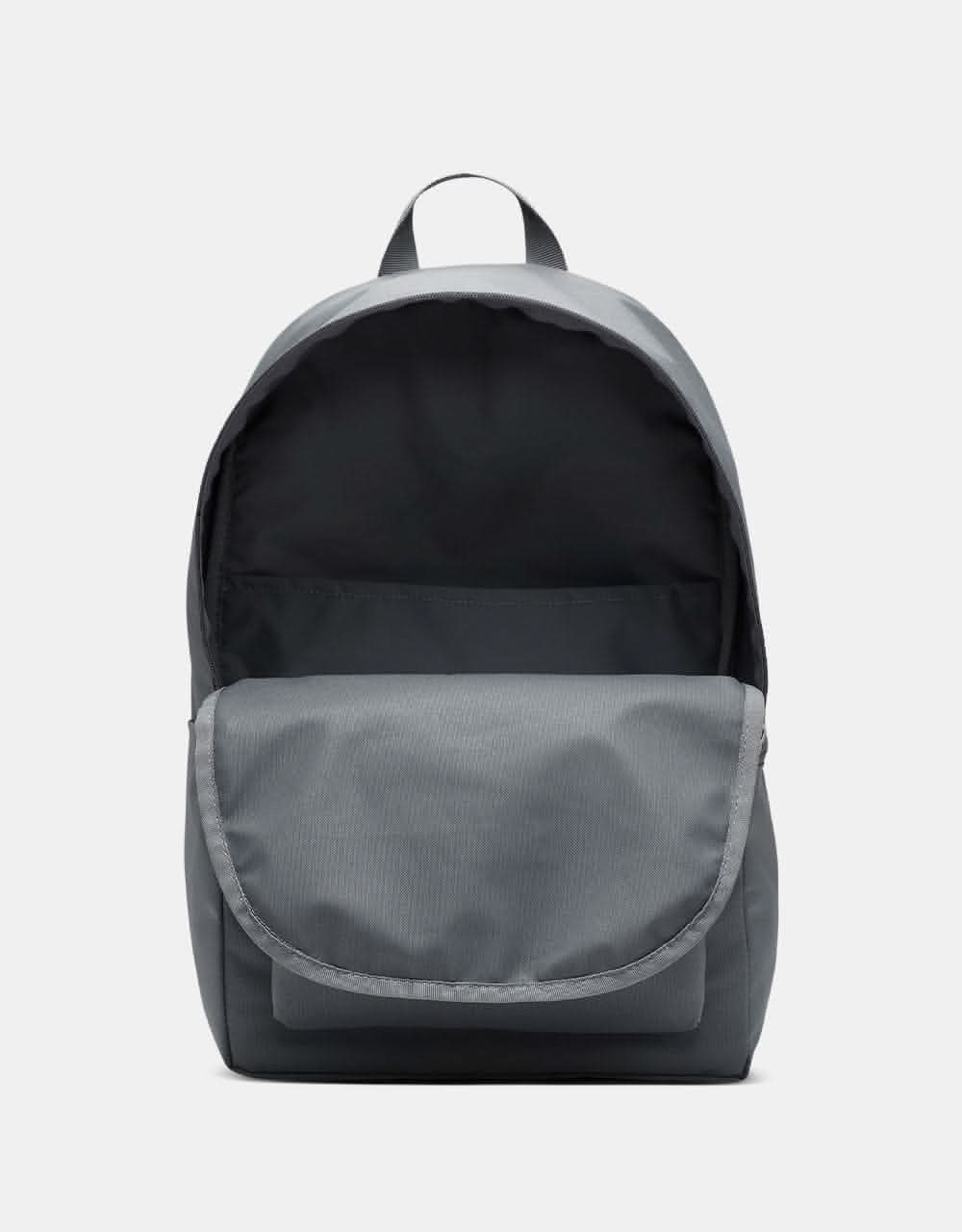 Nike Heritage Backpack - Smoke Grey/Smoke Grey/White - Image 4