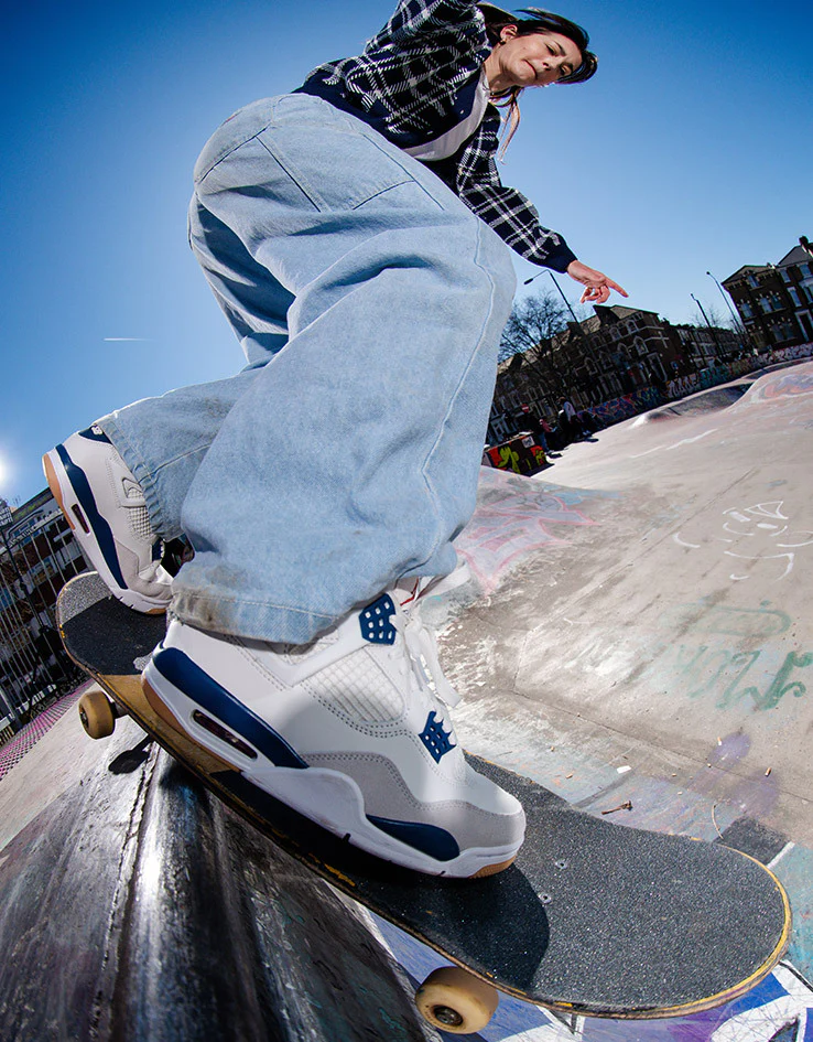 Nike SB Air Jordan 4 Retro SP Skate Shoes - Summit White/White-Navy-Neutral Grey - Image 5