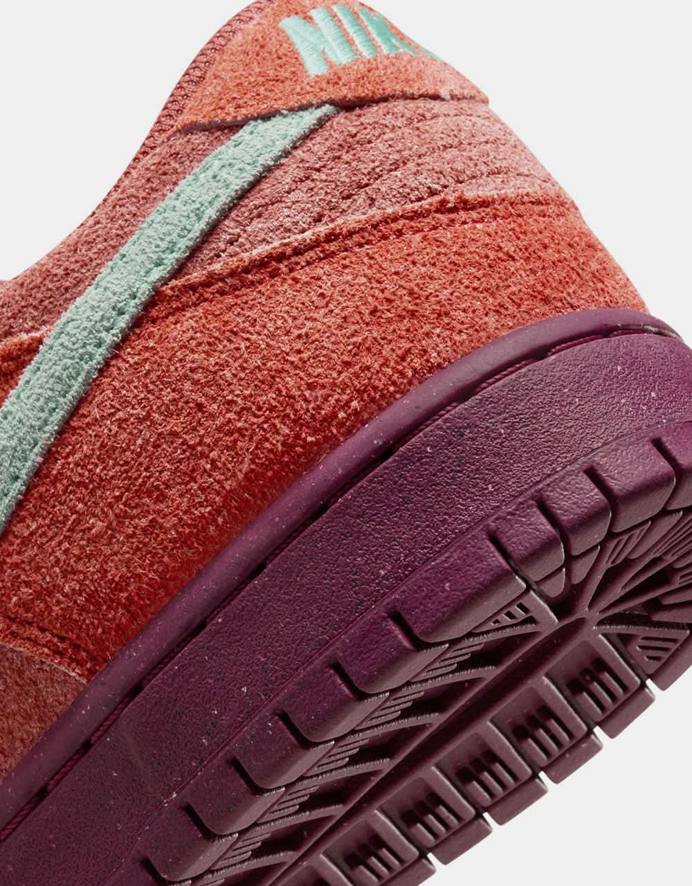 Nike SB Dunk Low Pro Premium Skate Shoes - Mystic Red/Emerald Rise-Rugged Orange-Rosewood-Mystic Red - Image 8