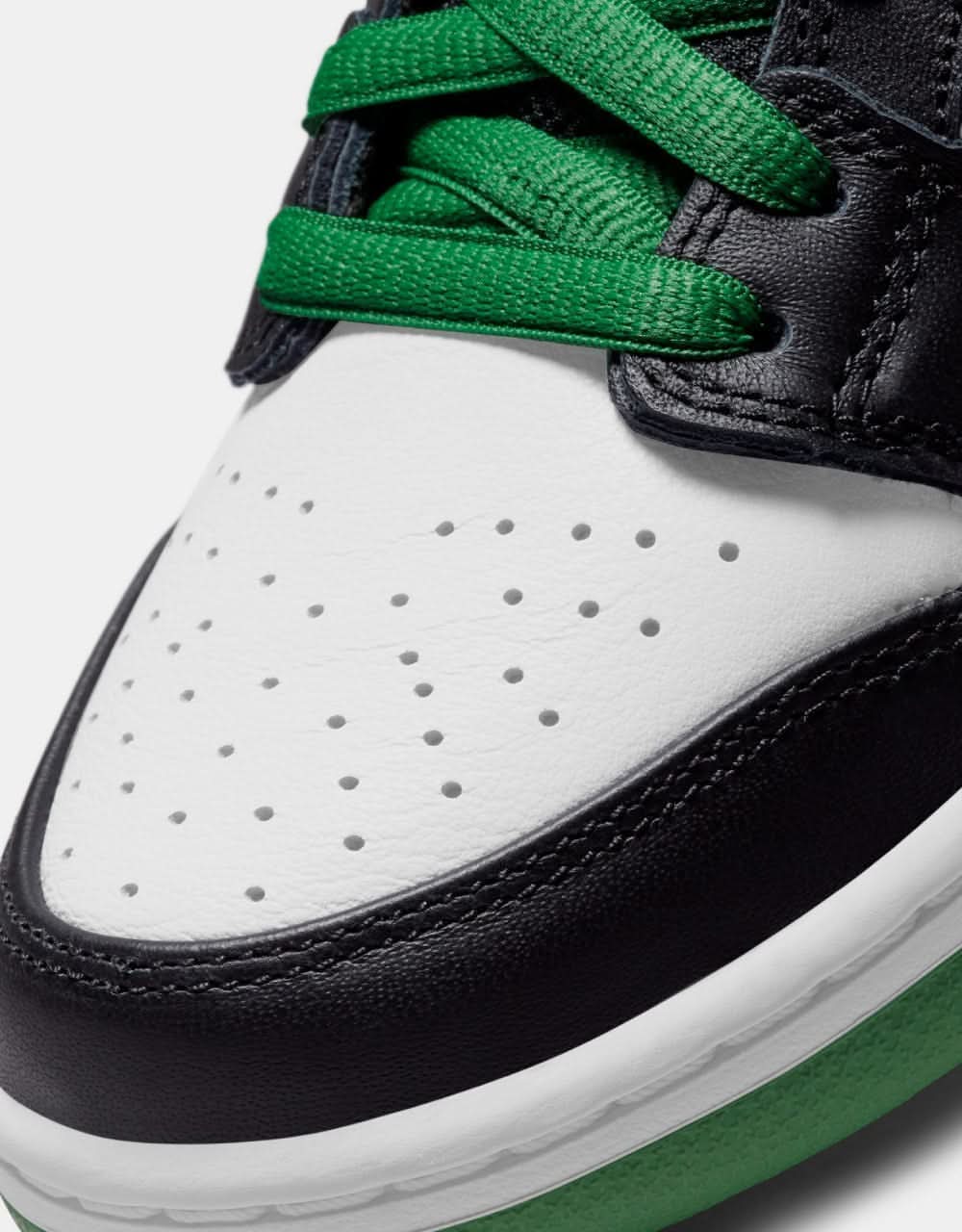 Nike SB Dunk Low Pro Skate Shoes - Classic Green/Black-White-Classic Green - Image 6