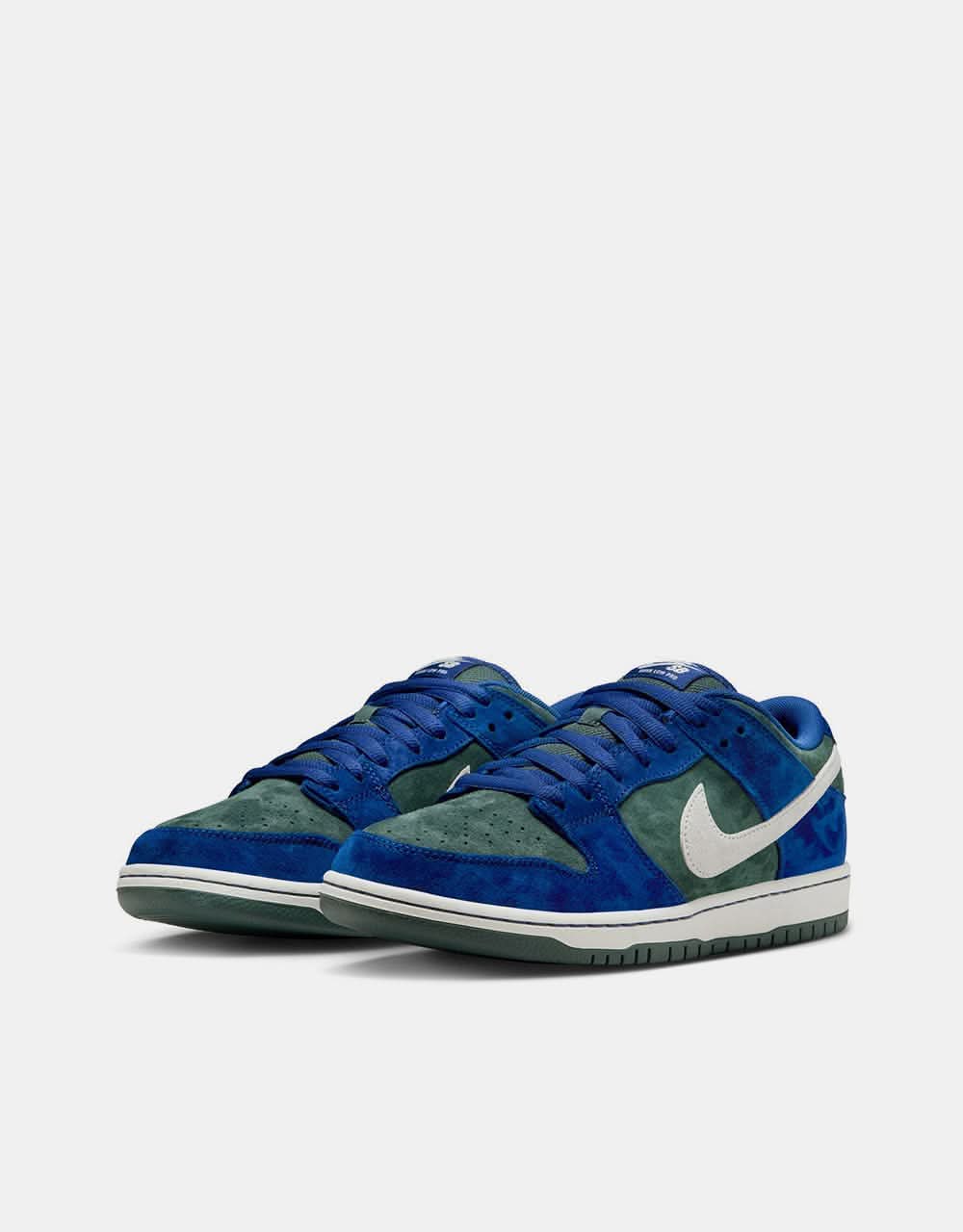 Nike SB 'Wildcard' Dunk Low Pro Skate Shoes - Dark Green/Blue/White - Image 3