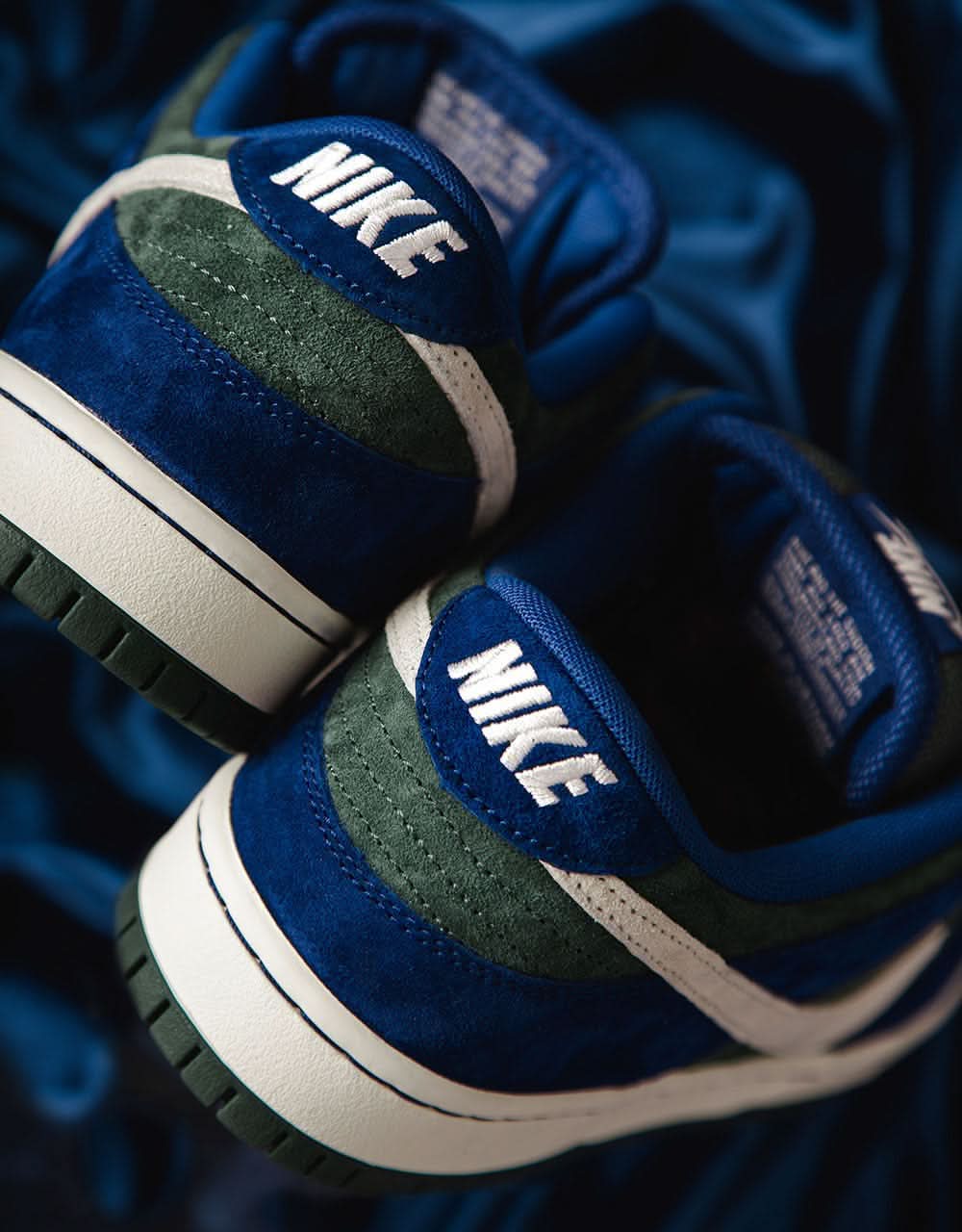 Nike SB 'Wildcard' Dunk Low Pro Skate Shoes - Dark Green/Blue/White - Image 4