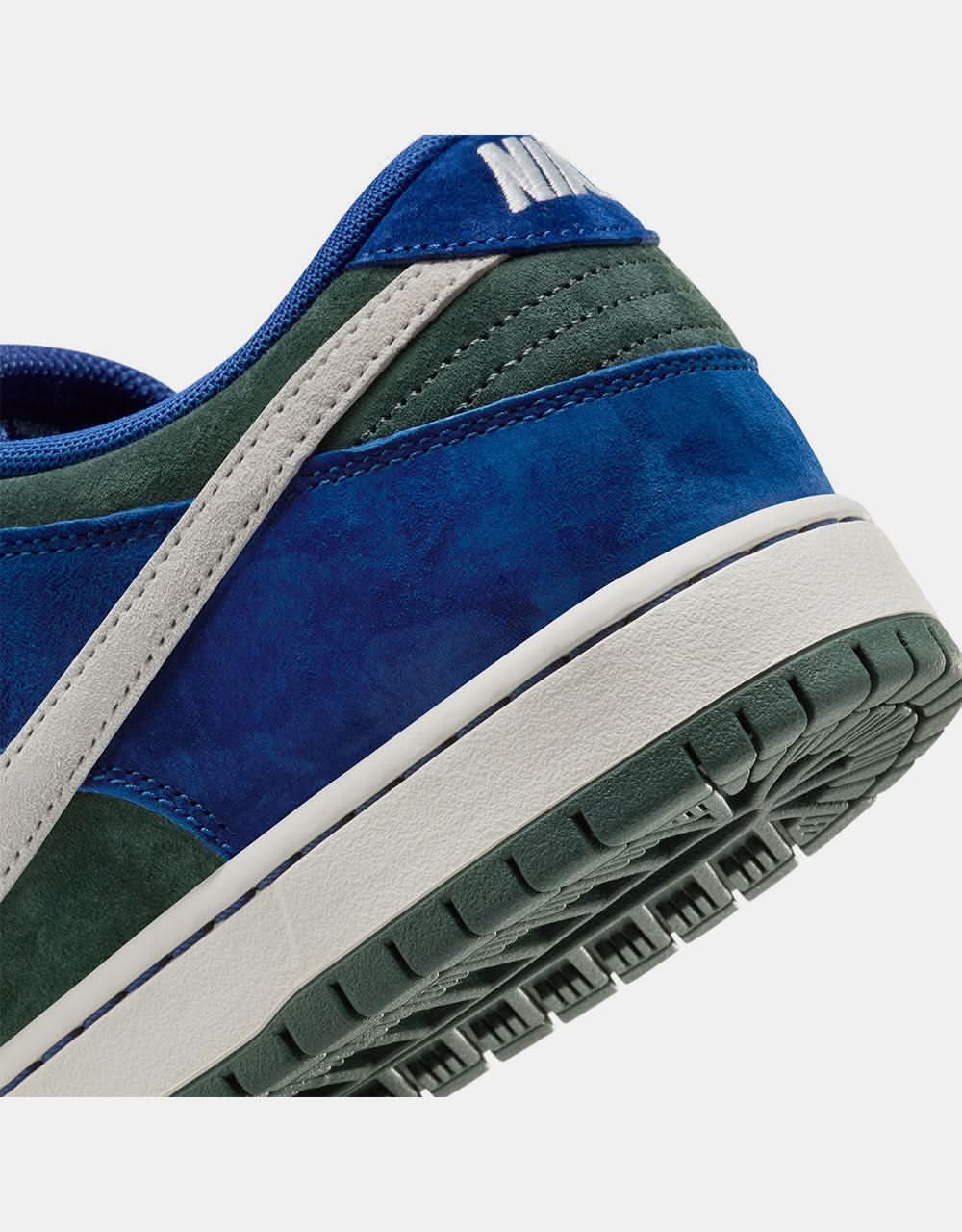Nike SB 'Wildcard' Dunk Low Pro Skate Shoes - Dark Green/Blue/White - Image 7