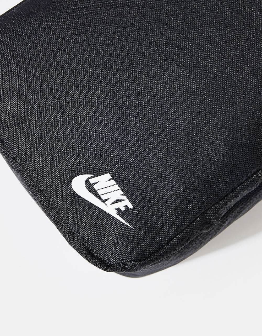 Nike SB Heritage Cross Body Bag - Black/Black/White - Image 6