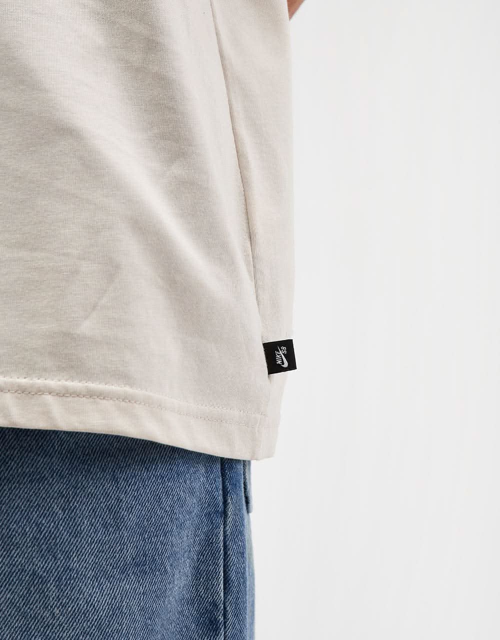 Nike SB Logo T-Shirt - Light Orewood Brown/White - Image 4