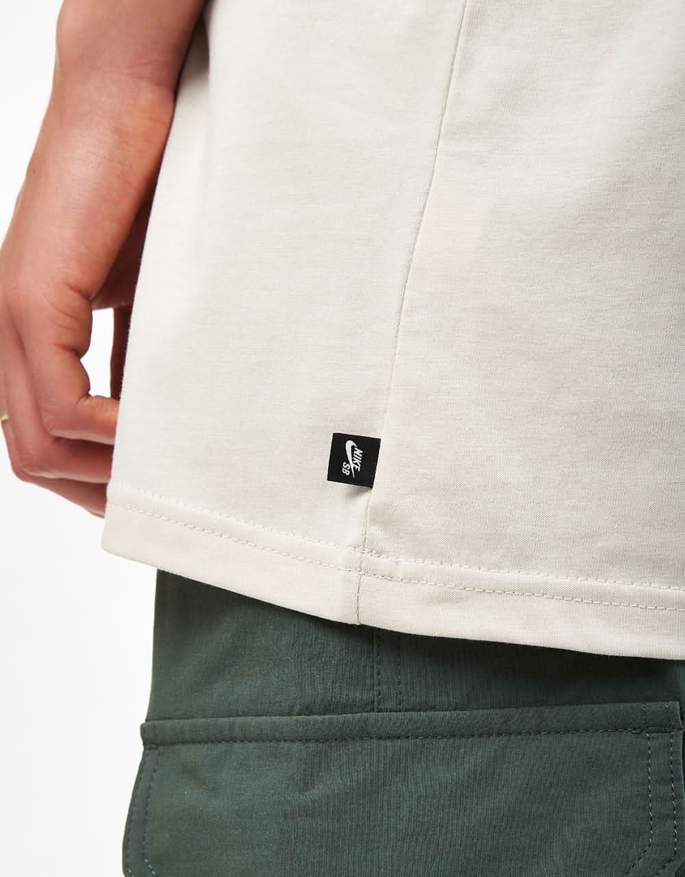 Nike SB Logo T-Shirt - Light Orewood Brown/White - Image 9