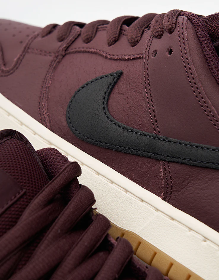 Nike SB 'Orange Label' Dunk Low Pro ISO Skate Shoes - Burgundy Crush/Black-Mystic Dates-Sail - Image 5