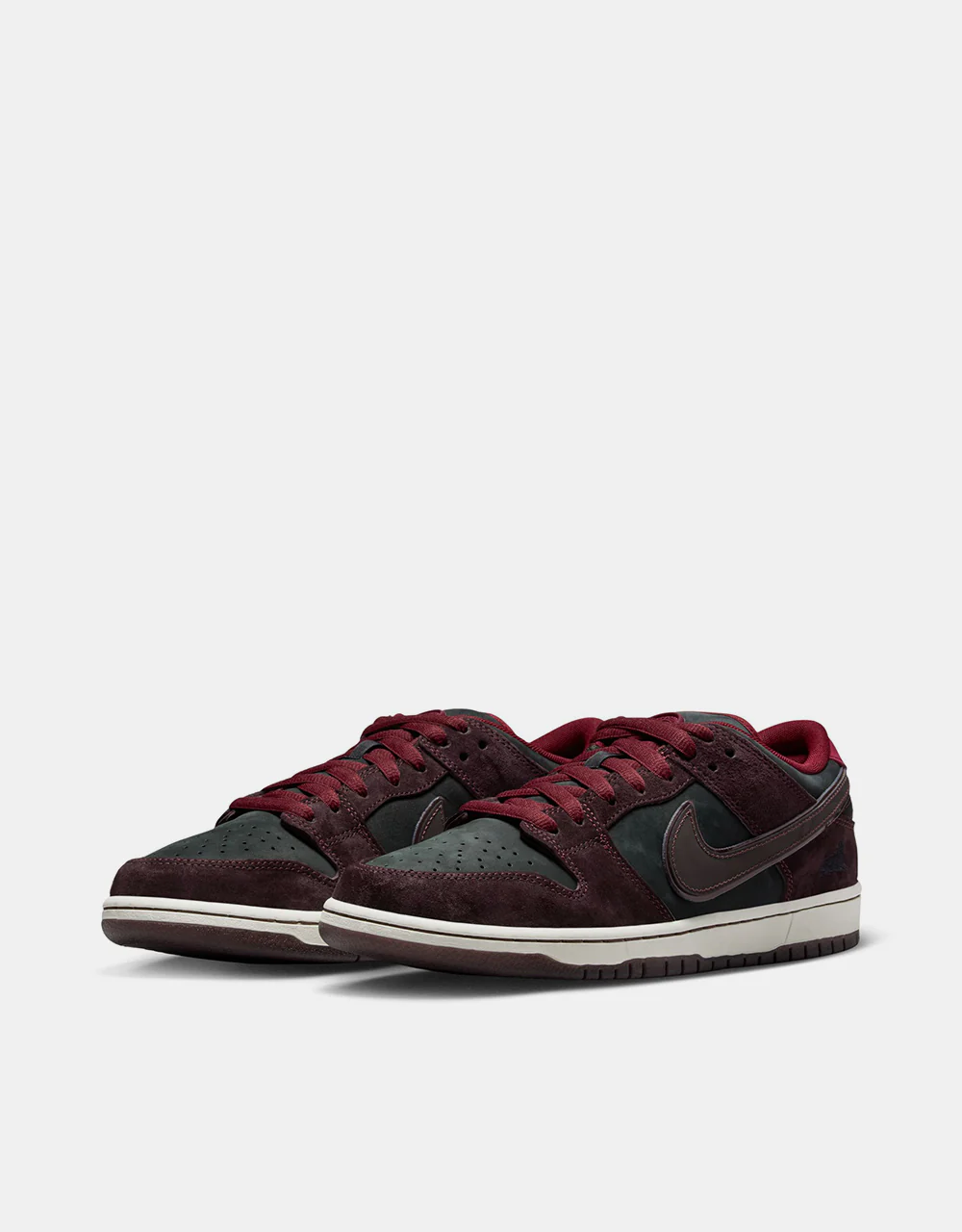Nike SB 'Riot' Dunk Low Pro QS Skate Shoes - Mahogany/Dark Beetroot-Team Red-Sail - Image 3