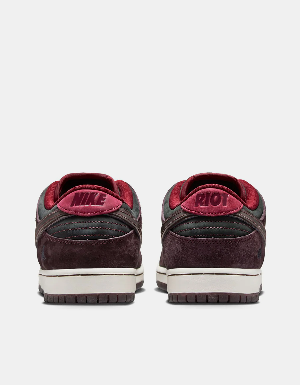 Nike SB 'Riot' Dunk Low Pro QS Skate Shoes - Mahogany/Dark Beetroot-Team Red-Sail - Image 5