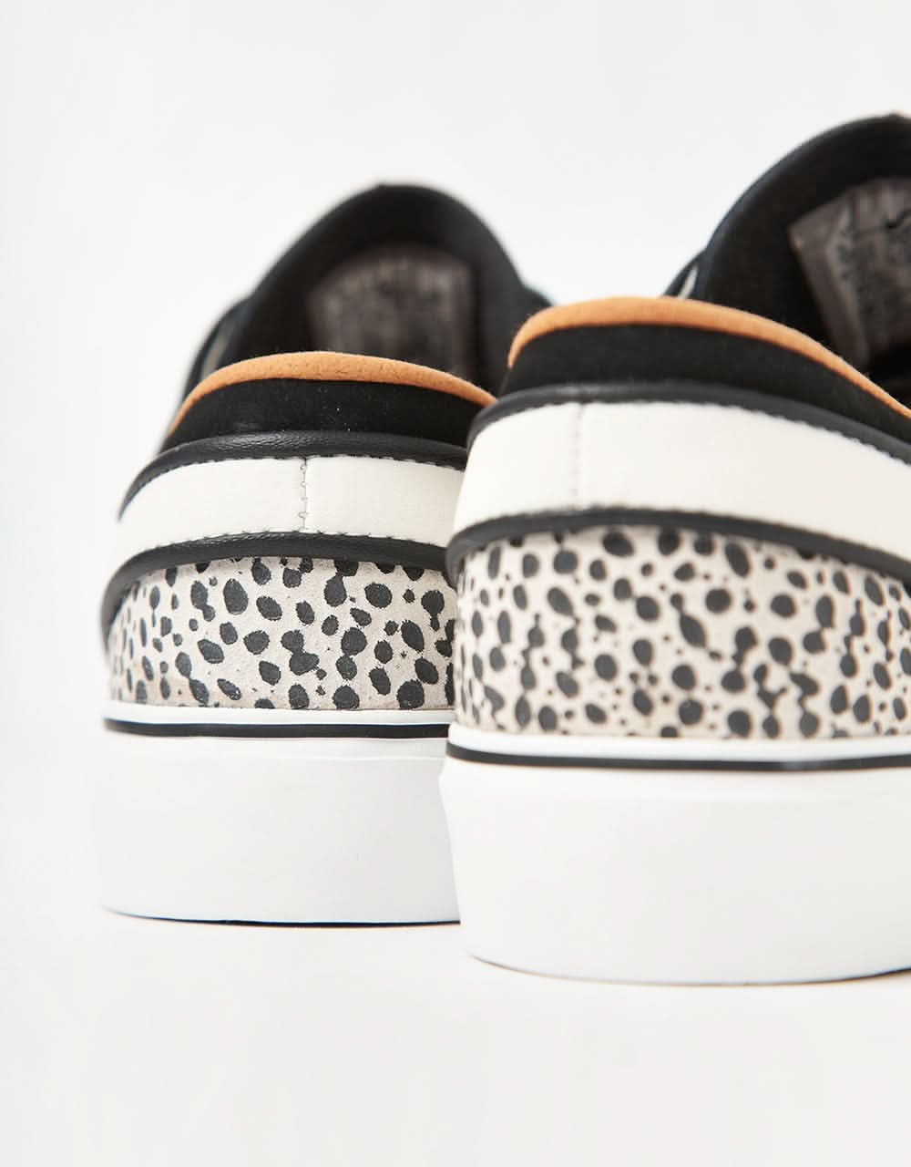 Nike SB 'Safari Electric Pack' KIDS Janoski SE GS Skate Shoes - Phantom/Black-Black-Monarch - Image 7