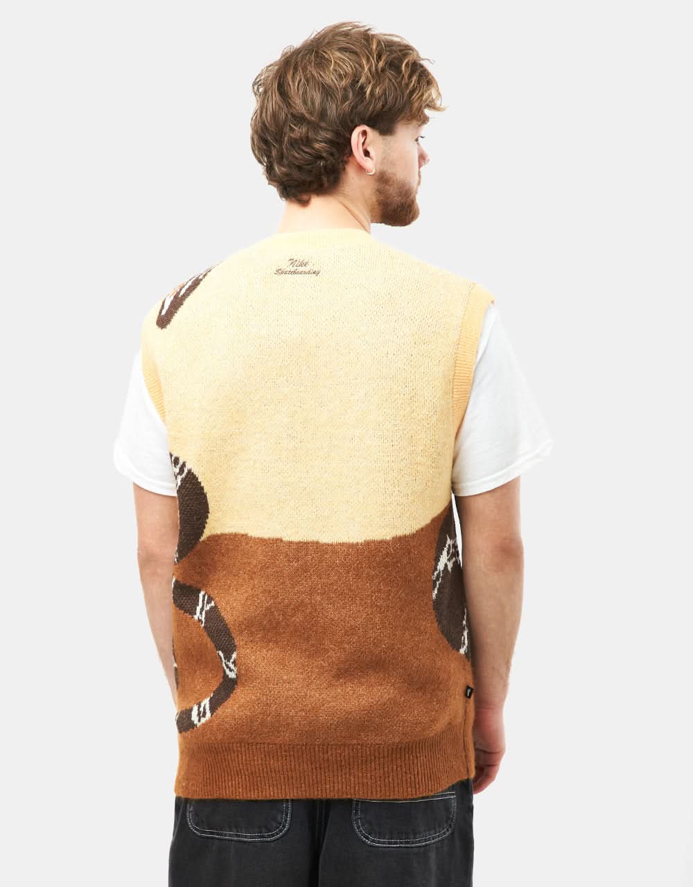 Nike SB Snake Sweater Vest - Celestial Gold/Light British Tan - Image 2