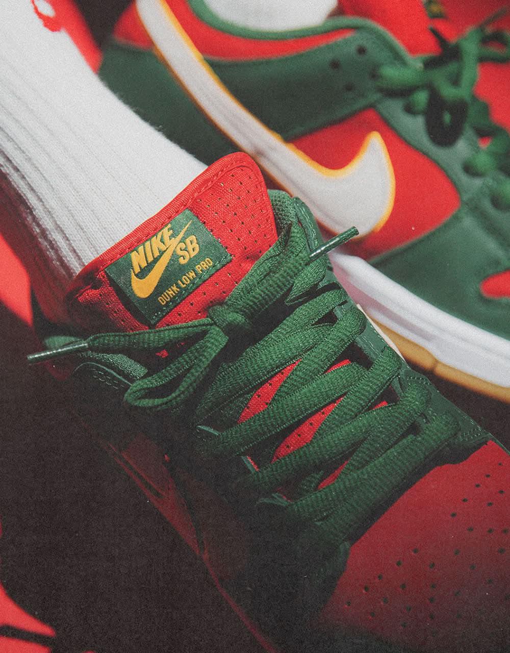 Nike SB 'Seattle SuperSonics' Dunk Low Pro Premium Skate Shoes - Fir/White-University Gold-Fire Red - Image 10
