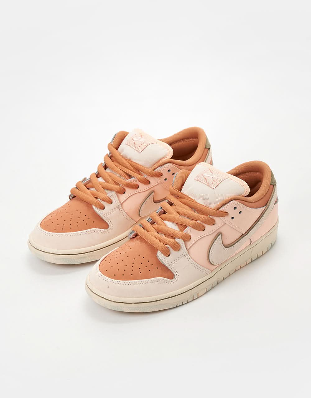 Nike SB 'Trocadero' Dunk Low Pro Premium Skate Shoes - Amber Brown/Guava Ice-Crimson Tint-Hemp - Image 3