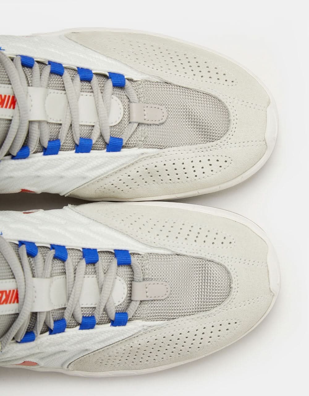 Nike SB Vertebrae Skate Shoes - Summit White/Cosmic Clay-Platinum Tint-Lt Iron Ore-Hyper Royal - Image 4