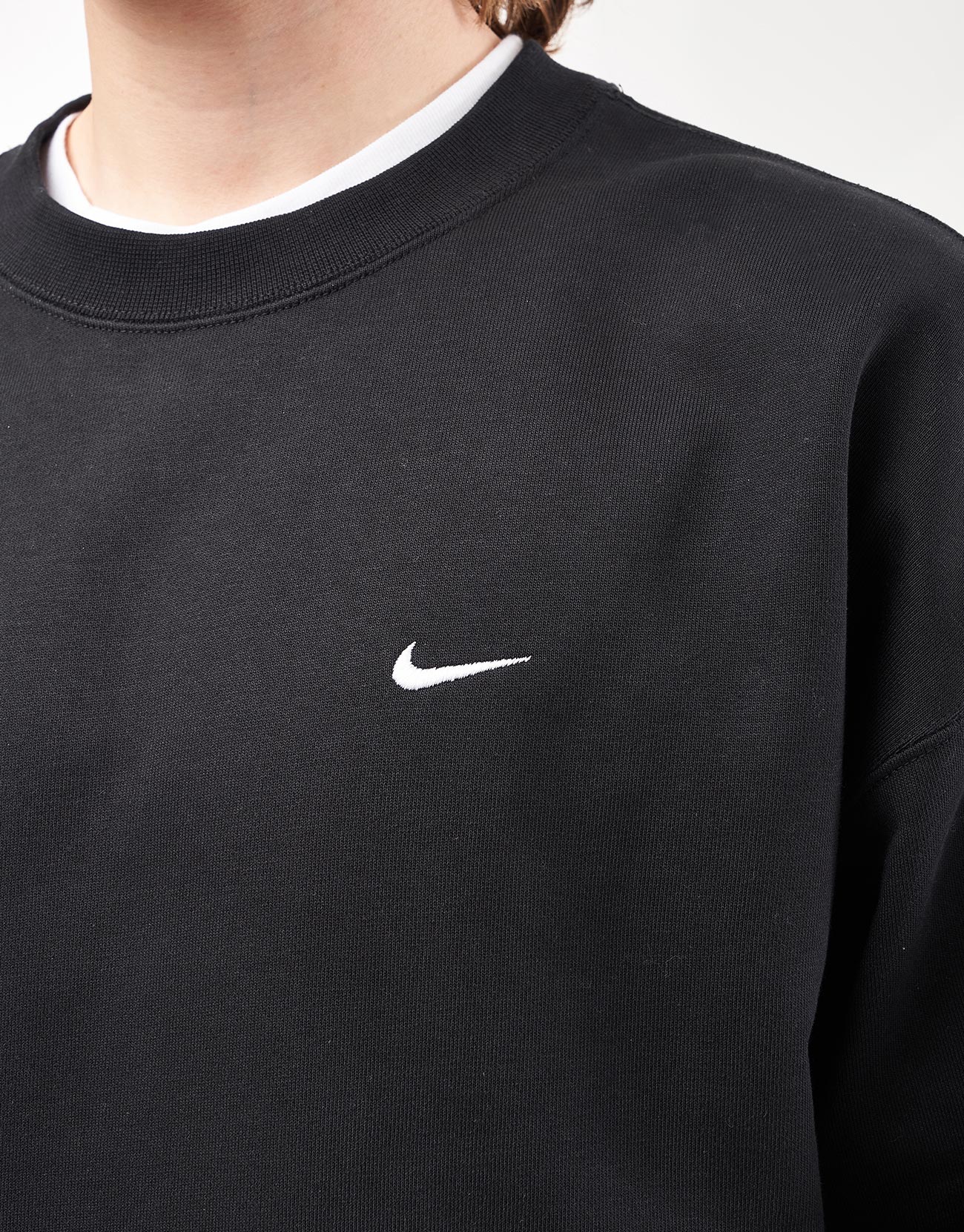 Nike Solo Swoosh Crew - Black/White - Image 3