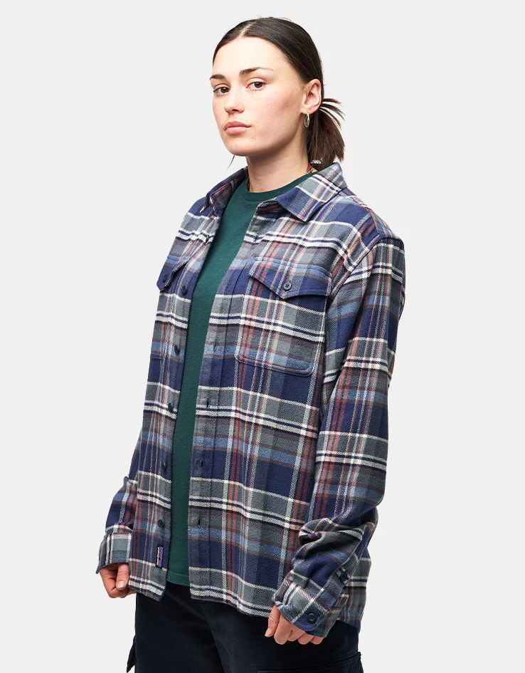 Patagonia Fjord L/S Flannel Shirt - Adventurer: New Navy - Image 7