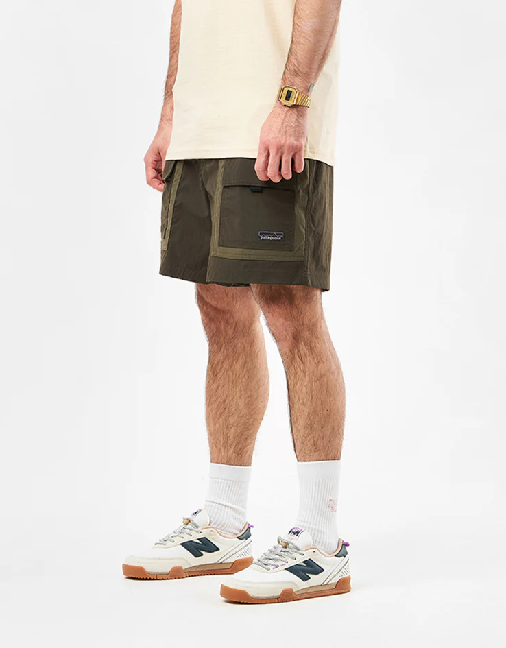 Patagonia Outdoor Everyday 6" Shorts - Pine Needle Green