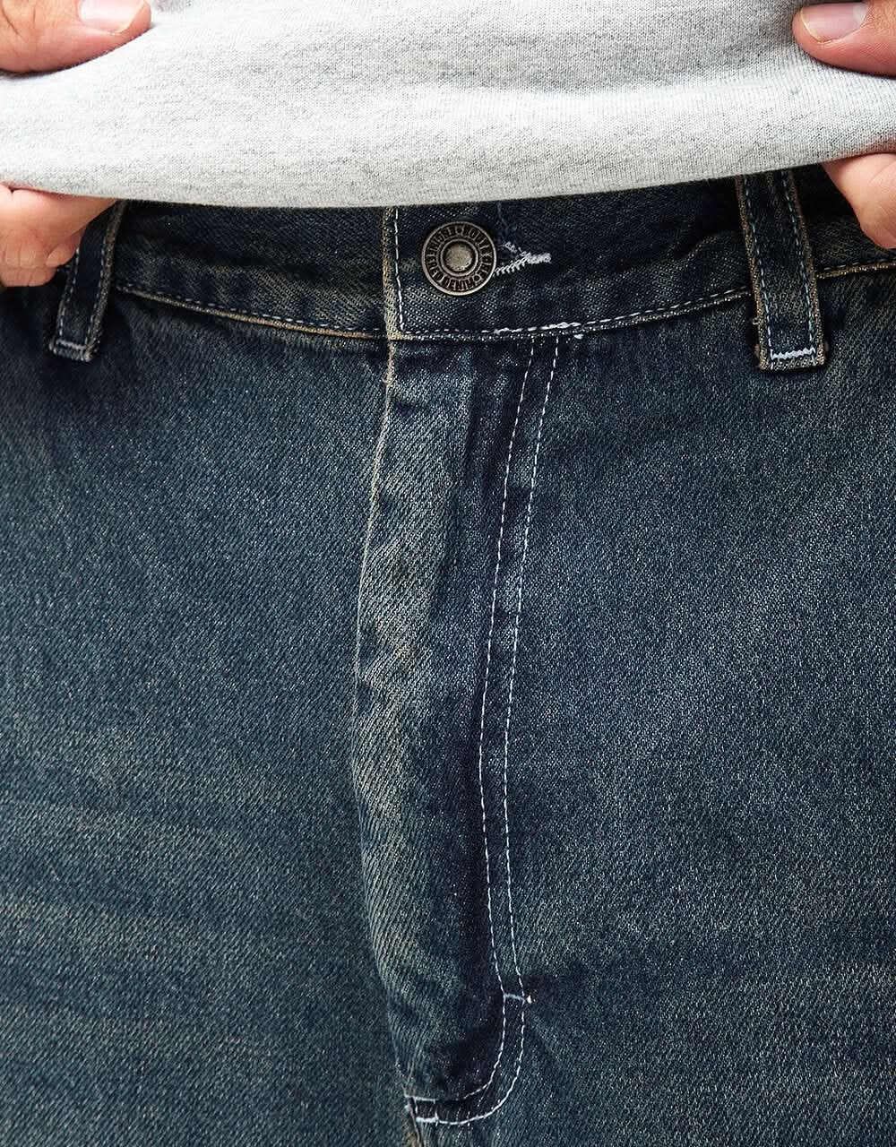 Route One Baggy Jorts XL - Light Wash - Image 4
