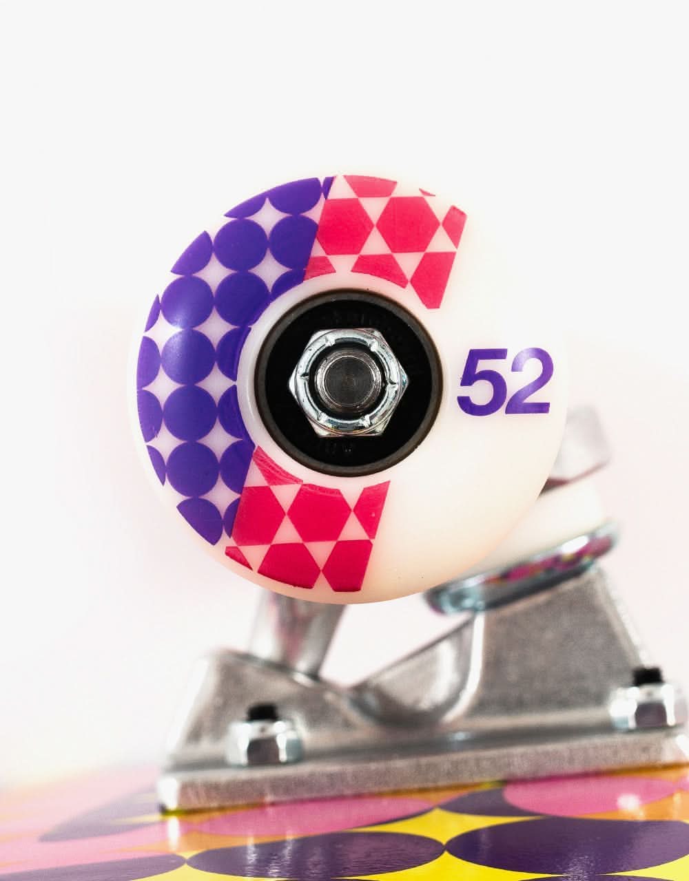 Route One Geometric Complete Skateboard - 8" - Image 4