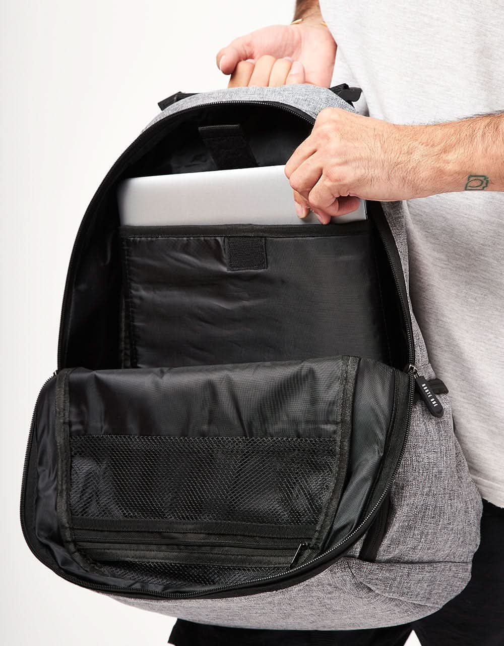 Route One Recycled Skatepack - Grey Crosshatch - Image 3