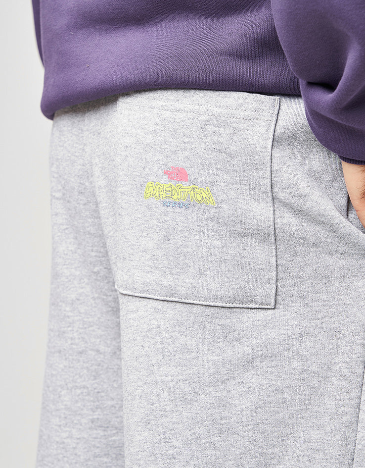 The North Face Expedition Celebration Relaxed Sweatpant - TNF Light Grey Heather - Image 4
