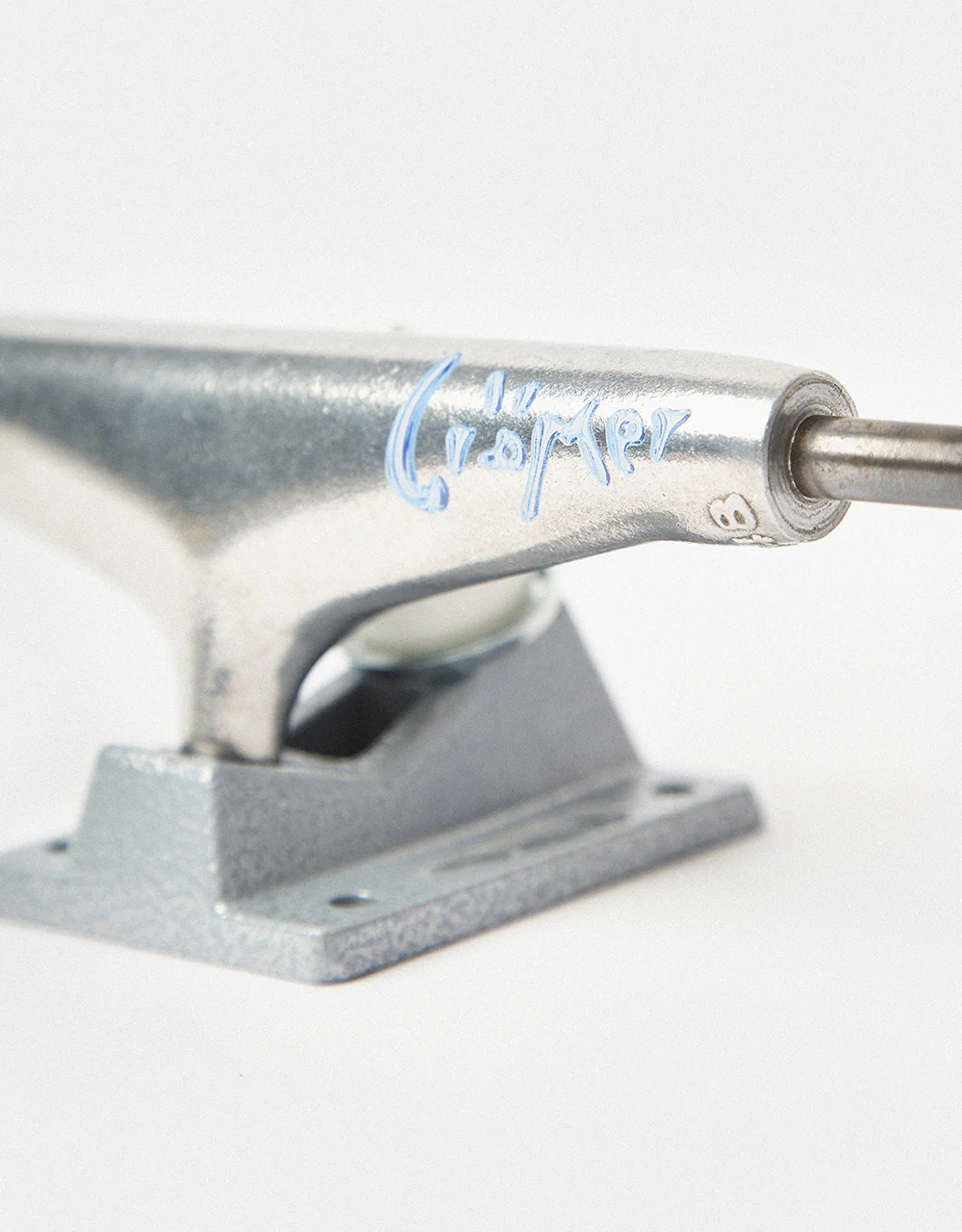 Thunder Cromer Behaviour High Skateboard Trucks (Pair) - Image 2