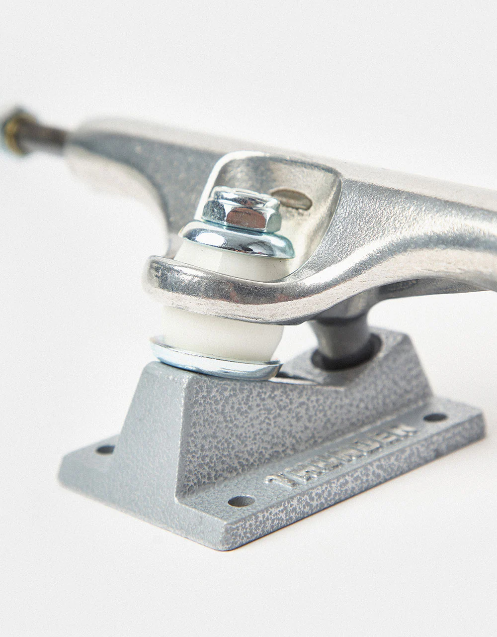 Thunder Cromer Behaviour High Skateboard Trucks (Pair) - Image 3