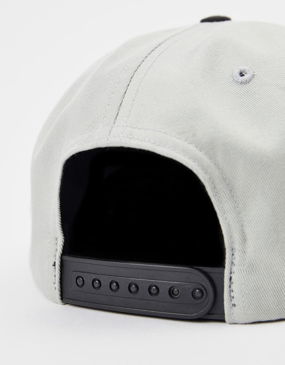 Tired Stamp 2 Tone 6 Panel Cap - Ash/Black - Image 4