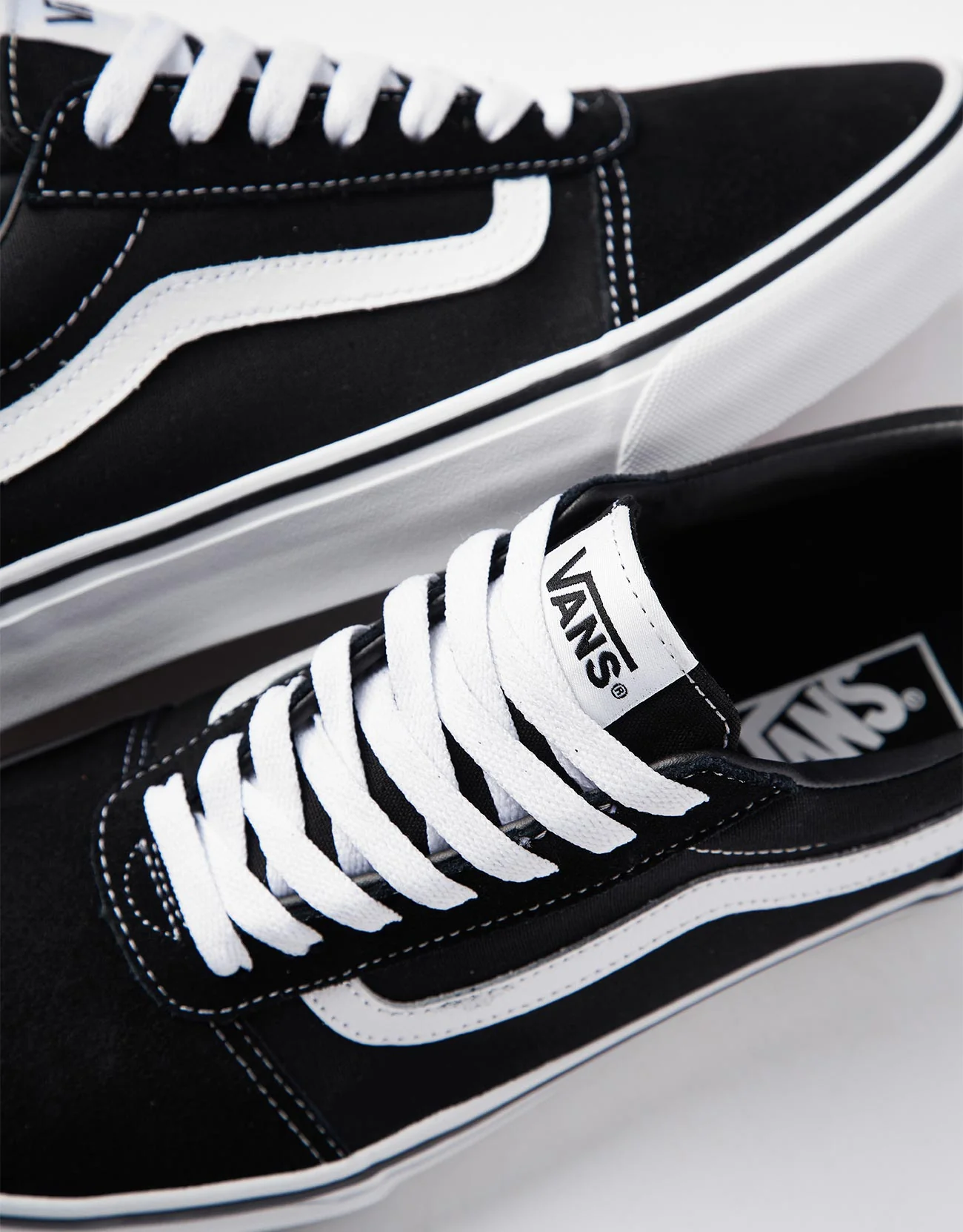 Vans Ward Skate Shoes - (Suede Canvas) Black/White - Image 7