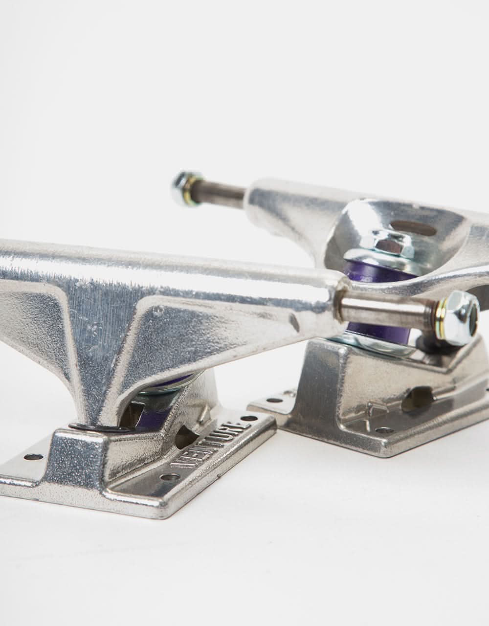 Venture 5.0 High Skateboard Trucks (Pair) - Image 4
