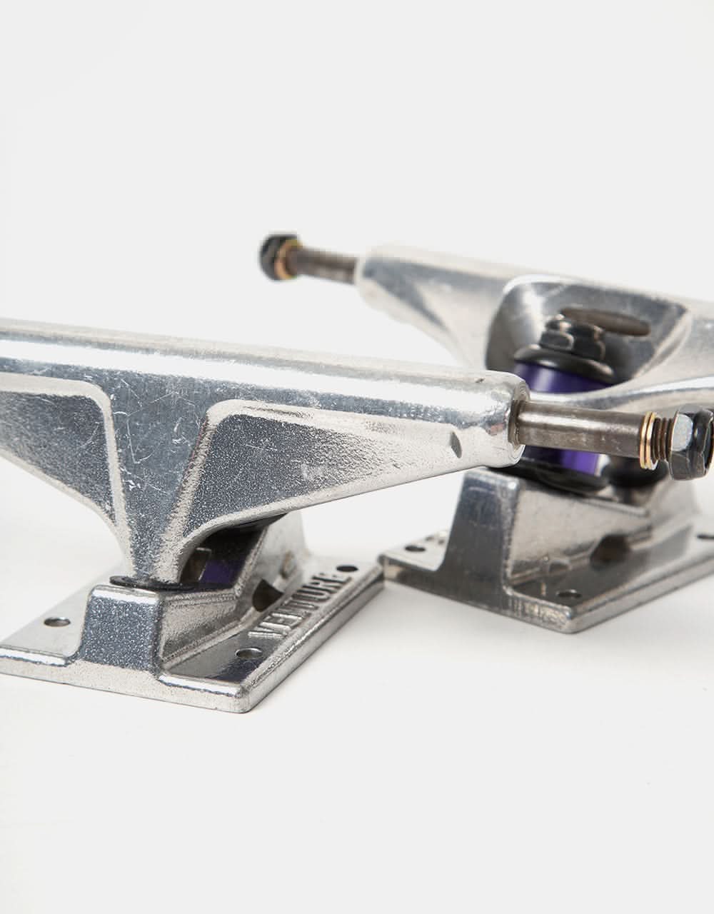 Venture 5.2 High Skateboard Trucks (Pair) - Image 4