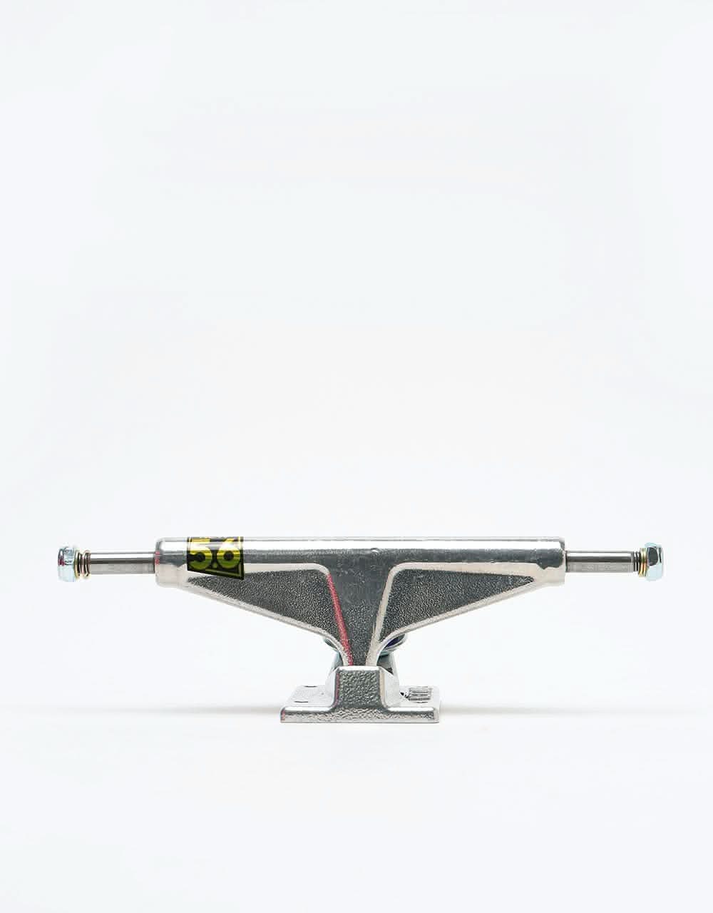 Venture 5.6 High Skateboard Trucks (Pair)