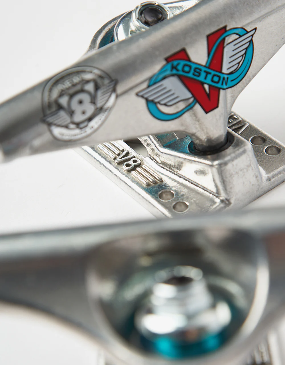 Venture Koston V8 High Skateboard Trucks (Pair) - Image 6